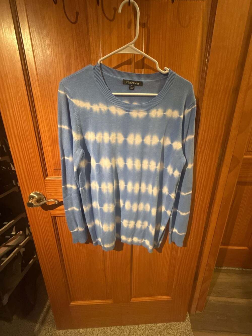 Chadwicks Women's Blue and White Tie-Dye Crewneck Long Sleeve Size Medium